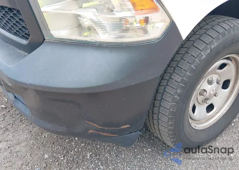 2018 Ram 1500 Tradesman 4X4 6'4 Box z USA, uszkodzony, nr VIN 1C6RR7FG2JS282729